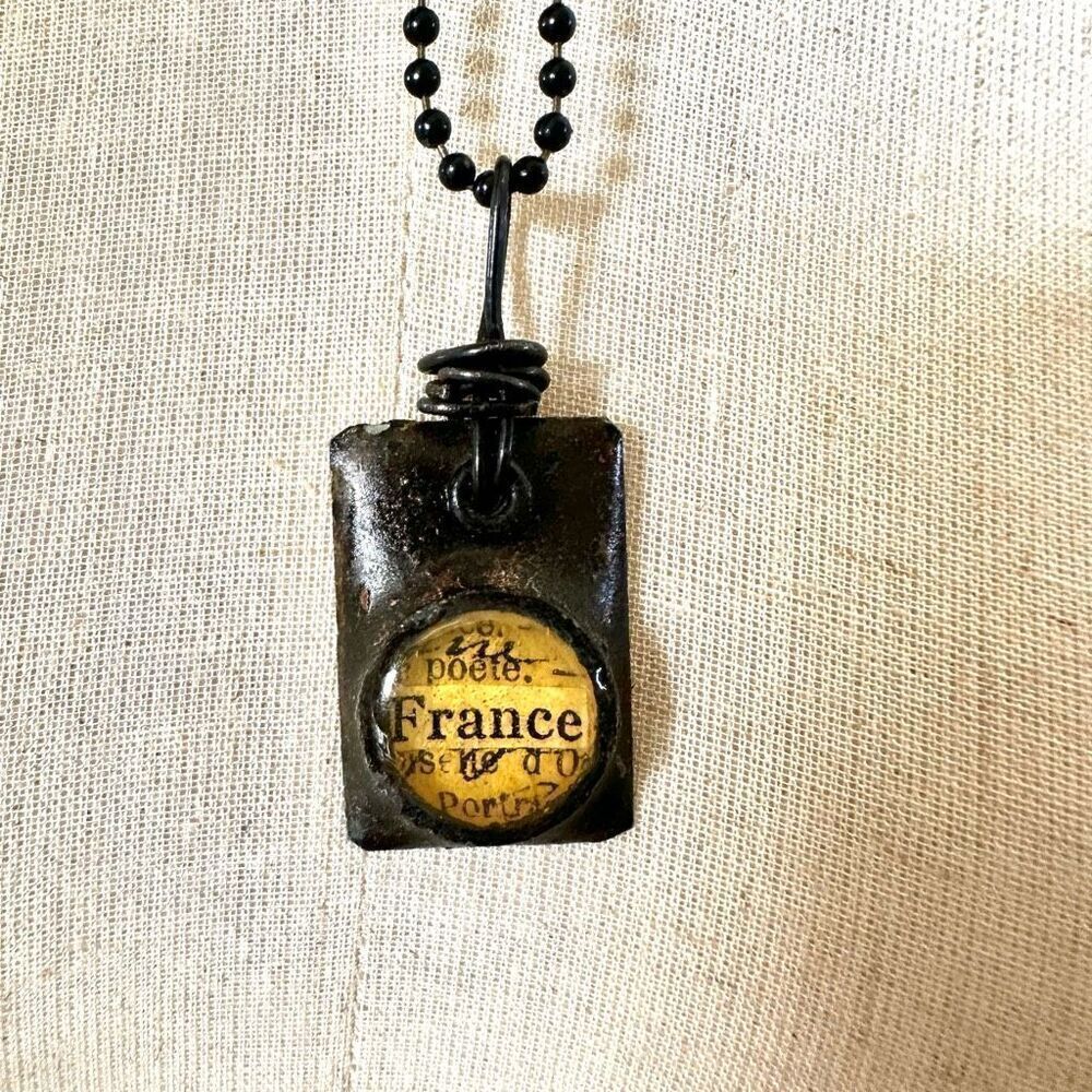 France pendant necklace
